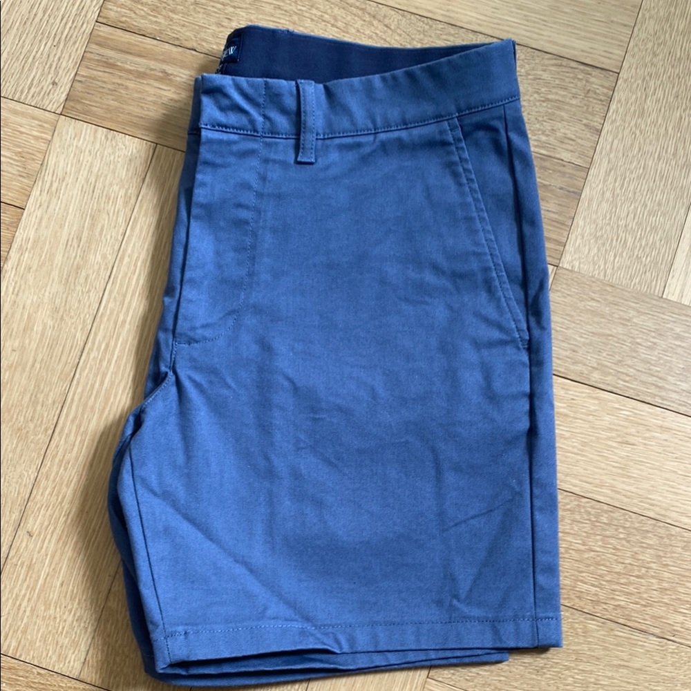 JCrew Oxford Tech Short 7”
Worn Once!!